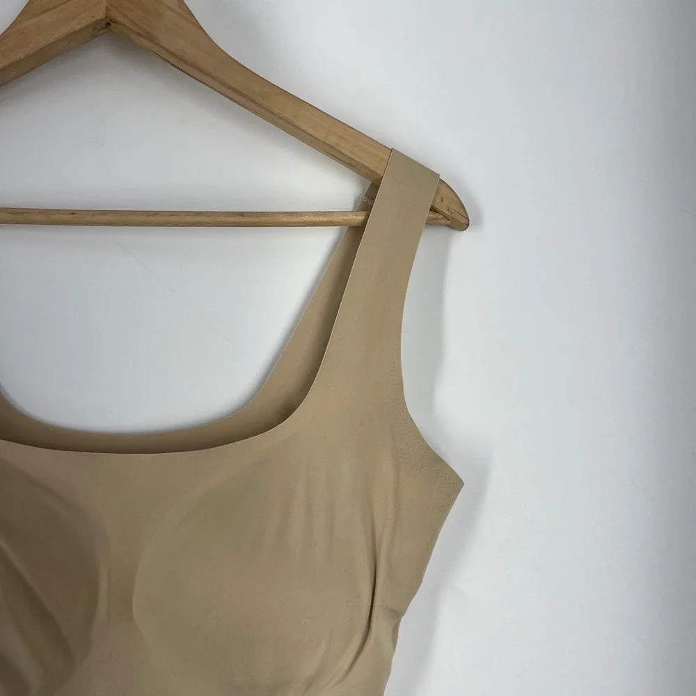 SKIMS Womens Seamless Scoop‎ Neck Bralette Sand Beige Wireless Bra